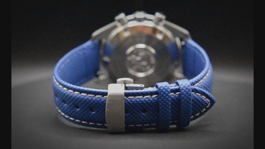 Sailcloth water-resistant watch strap 17-24 mm with deployment clasp.