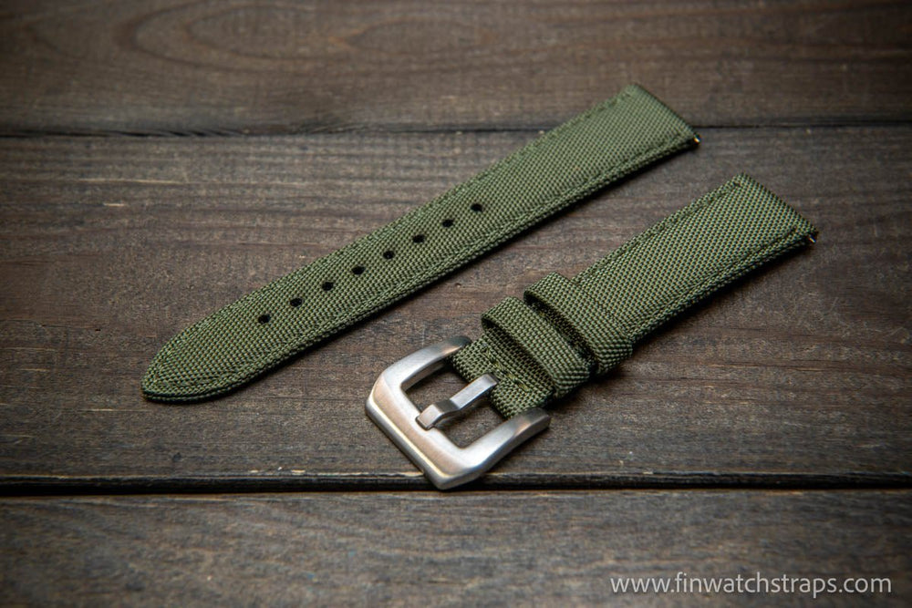 Sailcloth water-resistant watch strap 17-24 mm.